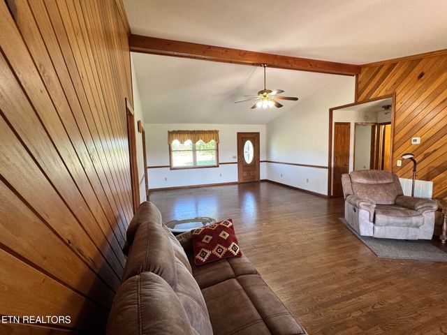 6986 S York Hwy, Clarkrange, TN 38553