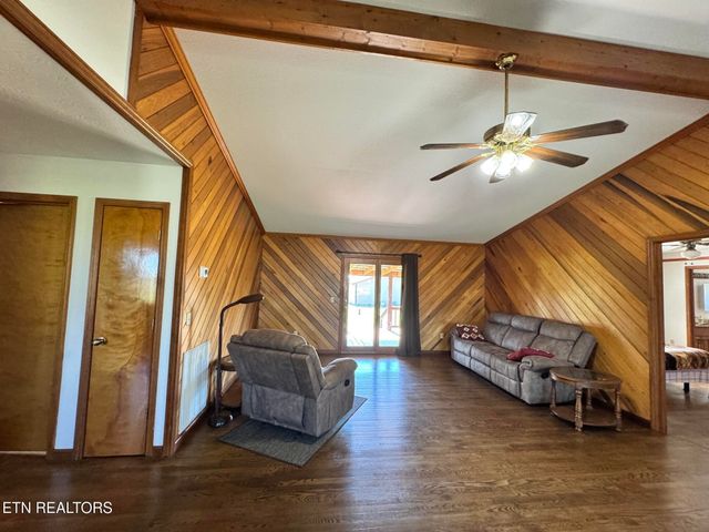 6986 S York Hwy, Clarkrange, TN 38553