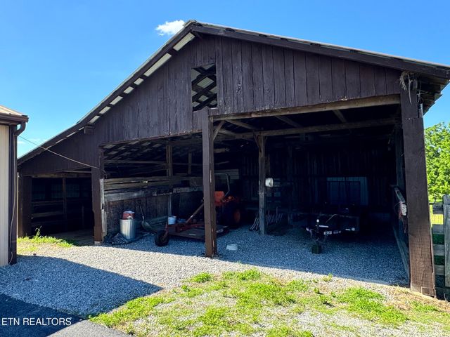 6986 S York Hwy, Clarkrange, TN 38553