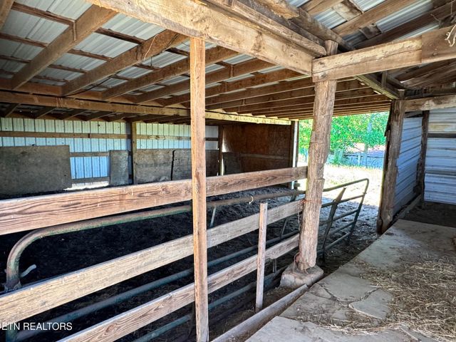 6986 S York Hwy, Clarkrange, TN 38553