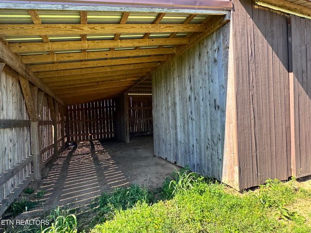6986 S York Hwy, Clarkrange, TN 38553