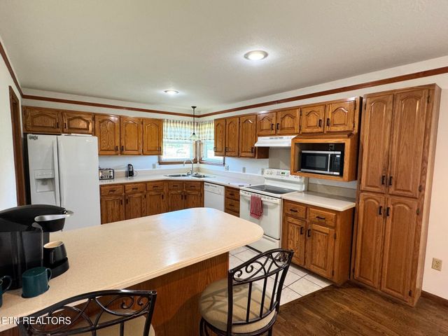 6986 S York Hwy, Clarkrange, TN 38553