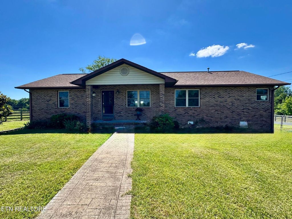 6986 S York Hwy, Clarkrange, TN 38553