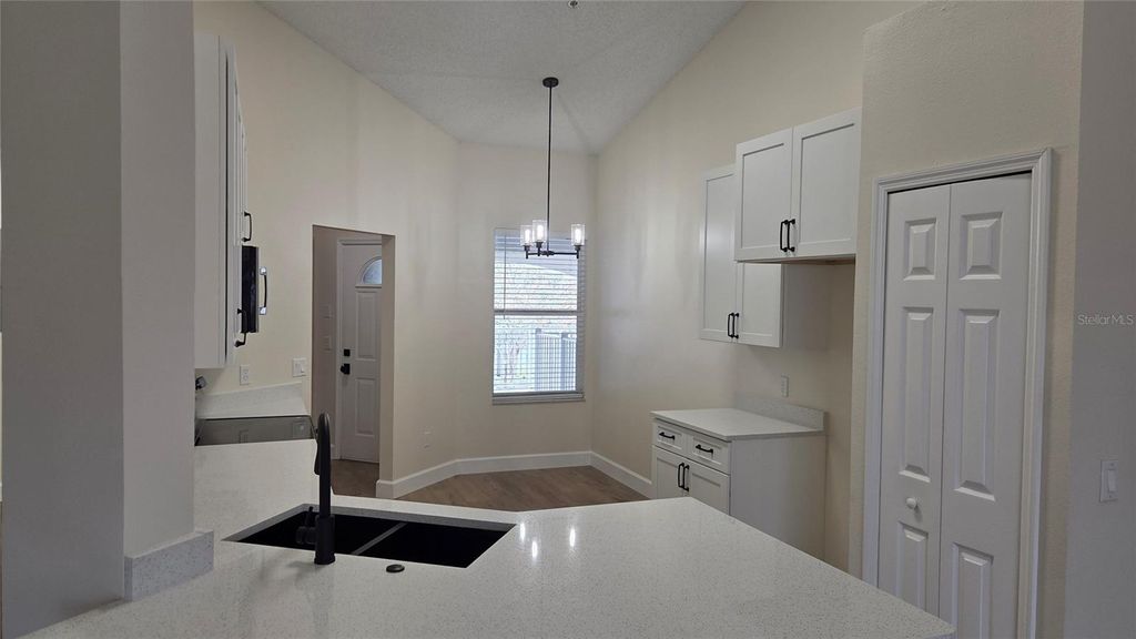 Image 2 of property listing at 570 CRANES WAY 246, Altamonte Springs, FL 32701