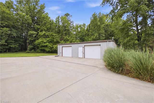 136 Stratford Road, Lexington, NC 27292