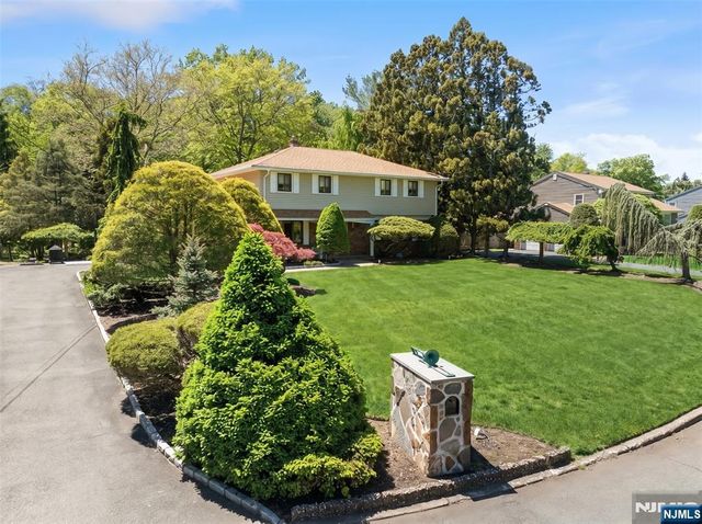 25 Maria Drive, Hillsdale, NJ 07642