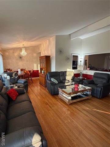 1610 Horseshoe Drive, Florissant, MO 63033