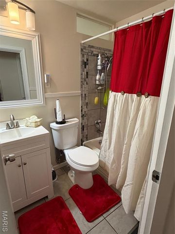 1610 Horseshoe Drive, Florissant, MO 63033