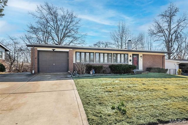 1610 Horseshoe Drive, Florissant, MO 63033