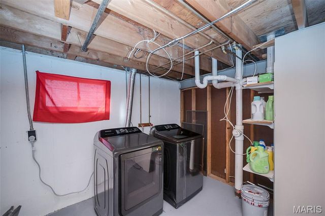 1610 Horseshoe Drive, Florissant, MO 63033