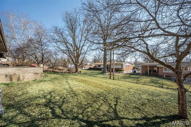 1610 Horseshoe Drive, Florissant, MO 63033