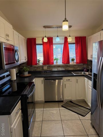 1610 Horseshoe Drive, Florissant, MO 63033