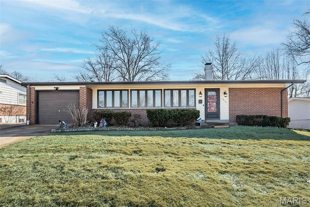 1610 Horseshoe Drive, Florissant, MO 63033