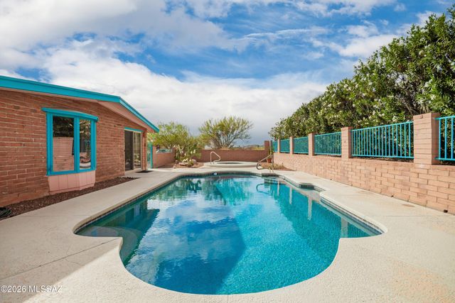 5965 N Placita Esquina, Tucson, AZ 85718