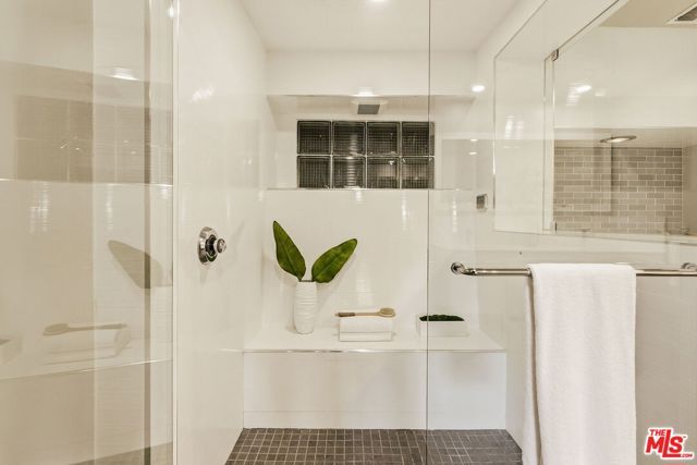 2753 La Cuesta Drive, Los Angeles, CA 90046