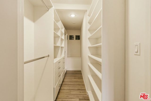 2753 La Cuesta Drive, Los Angeles, CA 90046