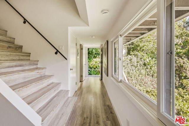 2753 La Cuesta Drive, Los Angeles, CA 90046