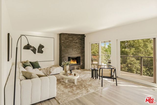 2753 La Cuesta Drive, Los Angeles, CA 90046