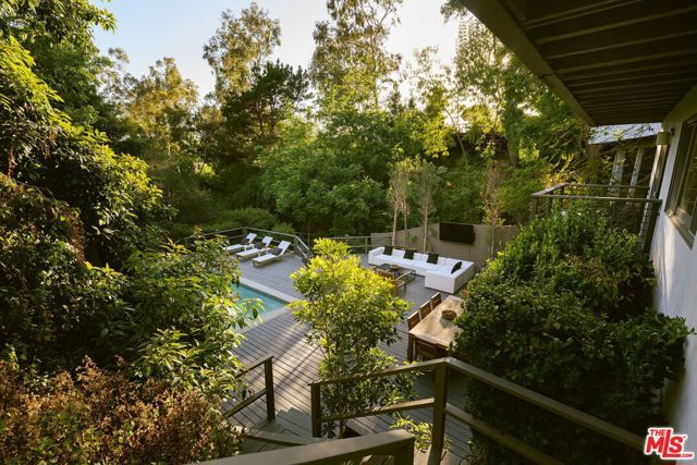 2753 La Cuesta Drive, Los Angeles, CA 90046