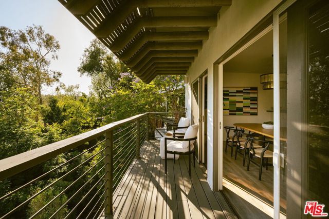 2753 La Cuesta Drive, Los Angeles, CA 90046