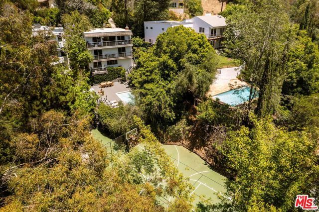 2753 La Cuesta Drive, Los Angeles, CA 90046