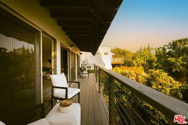 2753 La Cuesta Drive, Los Angeles, CA 90046