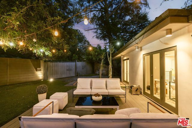2753 La Cuesta Drive, Los Angeles, CA 90046