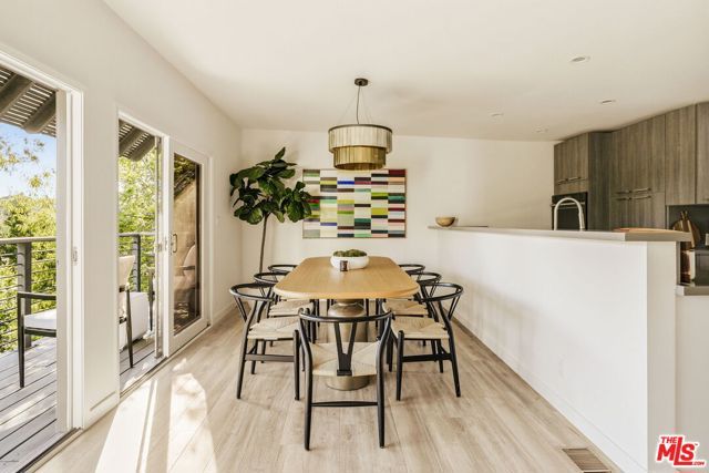 2753 La Cuesta Drive, Los Angeles, CA 90046