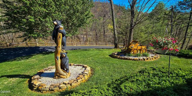 3341 Sugar Maple Loop Road, Sevierville, TN 37862