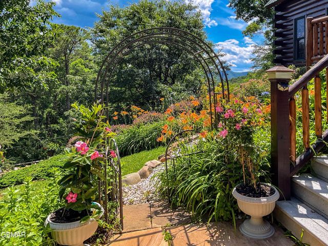3341 Sugar Maple Loop Road, Sevierville, TN 37862