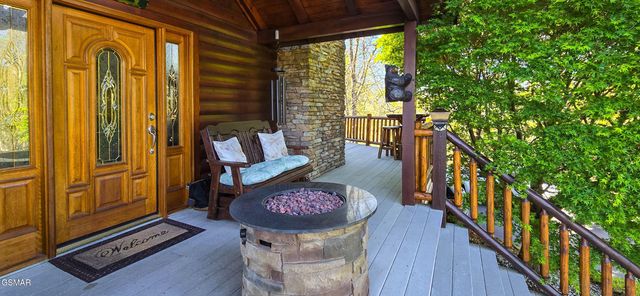 3341 Sugar Maple Loop Road, Sevierville, TN 37862