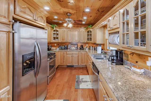 3341 Sugar Maple Loop Road, Sevierville, TN 37862