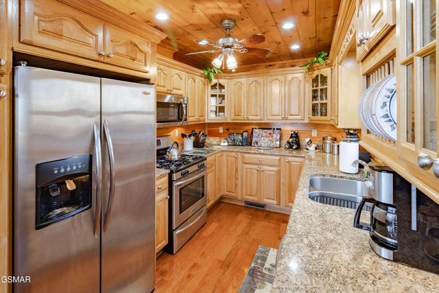 3341 Sugar Maple Loop Road, Sevierville, TN 37862
