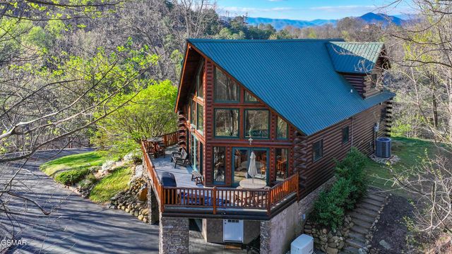3341 Sugar Maple Loop Road, Sevierville, TN 37862
