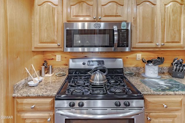 3341 Sugar Maple Loop Road, Sevierville, TN 37862
