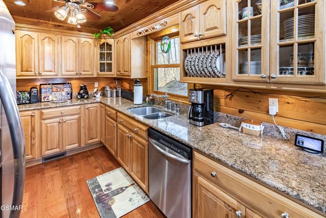 3341 Sugar Maple Loop Road, Sevierville, TN 37862