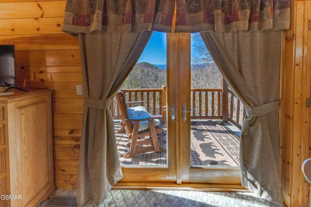 3341 Sugar Maple Loop Road, Sevierville, TN 37862