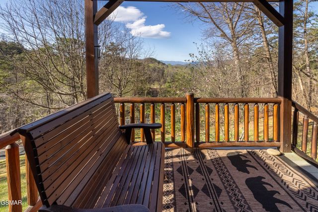 3341 Sugar Maple Loop Road, Sevierville, TN 37862