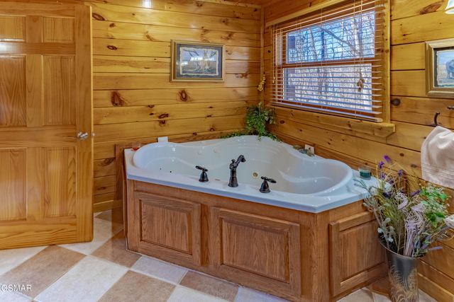 3341 Sugar Maple Loop Road, Sevierville, TN 37862