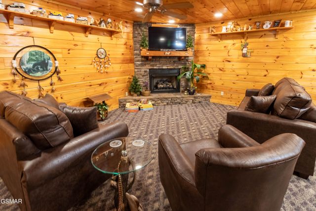 3341 Sugar Maple Loop Road, Sevierville, TN 37862