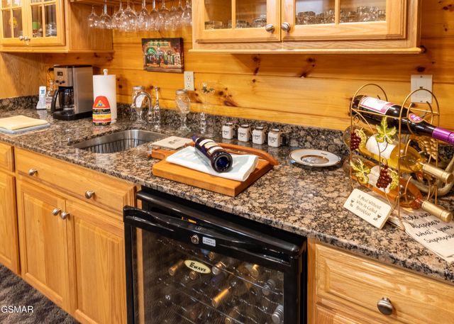 3341 Sugar Maple Loop Road, Sevierville, TN 37862