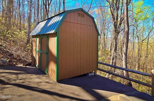 3341 Sugar Maple Loop Road, Sevierville, TN 37862