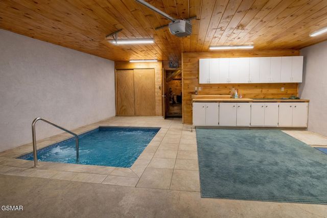 3341 Sugar Maple Loop Road, Sevierville, TN 37862