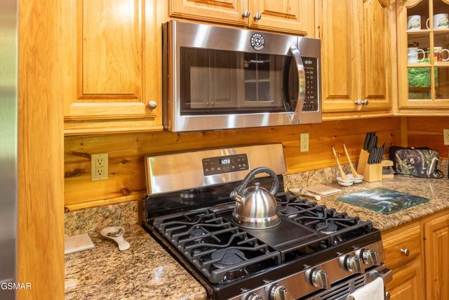 3341 Sugar Maple Loop Road, Sevierville, TN 37862