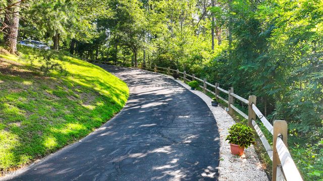 3341 Sugar Maple Loop Road, Sevierville, TN 37862
