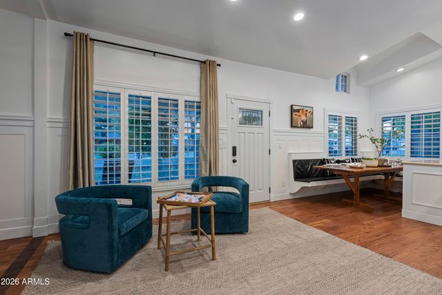 739 E BELMONT Avenue, Phoenix, AZ 85020