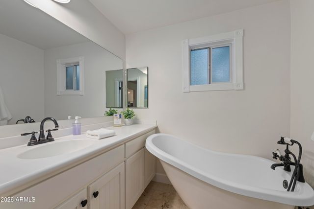 739 E BELMONT Avenue, Phoenix, AZ 85020