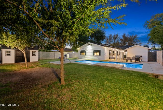 739 E BELMONT Avenue, Phoenix, AZ 85020