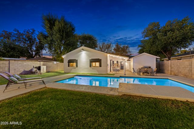 739 E BELMONT Avenue, Phoenix, AZ 85020