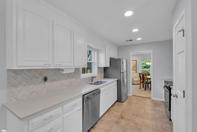 3 Hearthstone Court, Greenville, SC 29615